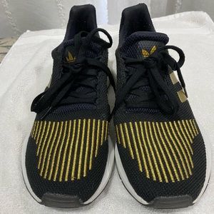 Adidas EVN 791001 - Black & Gold Sneakers